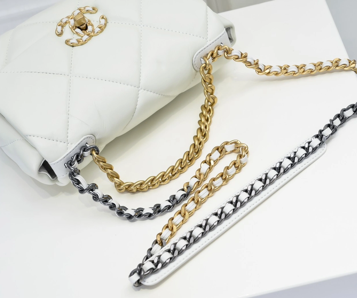 Chanel AAA Quality Messenger Bags For Women NewStyle 4428