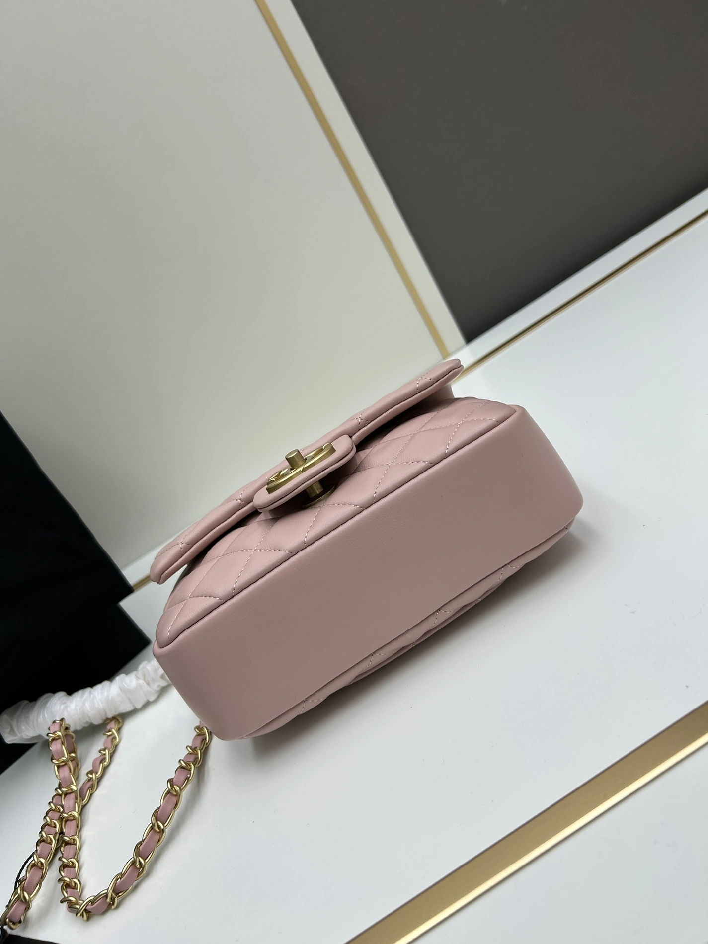 Chanel AAA Quality Messenger Bags For Women Popular 137