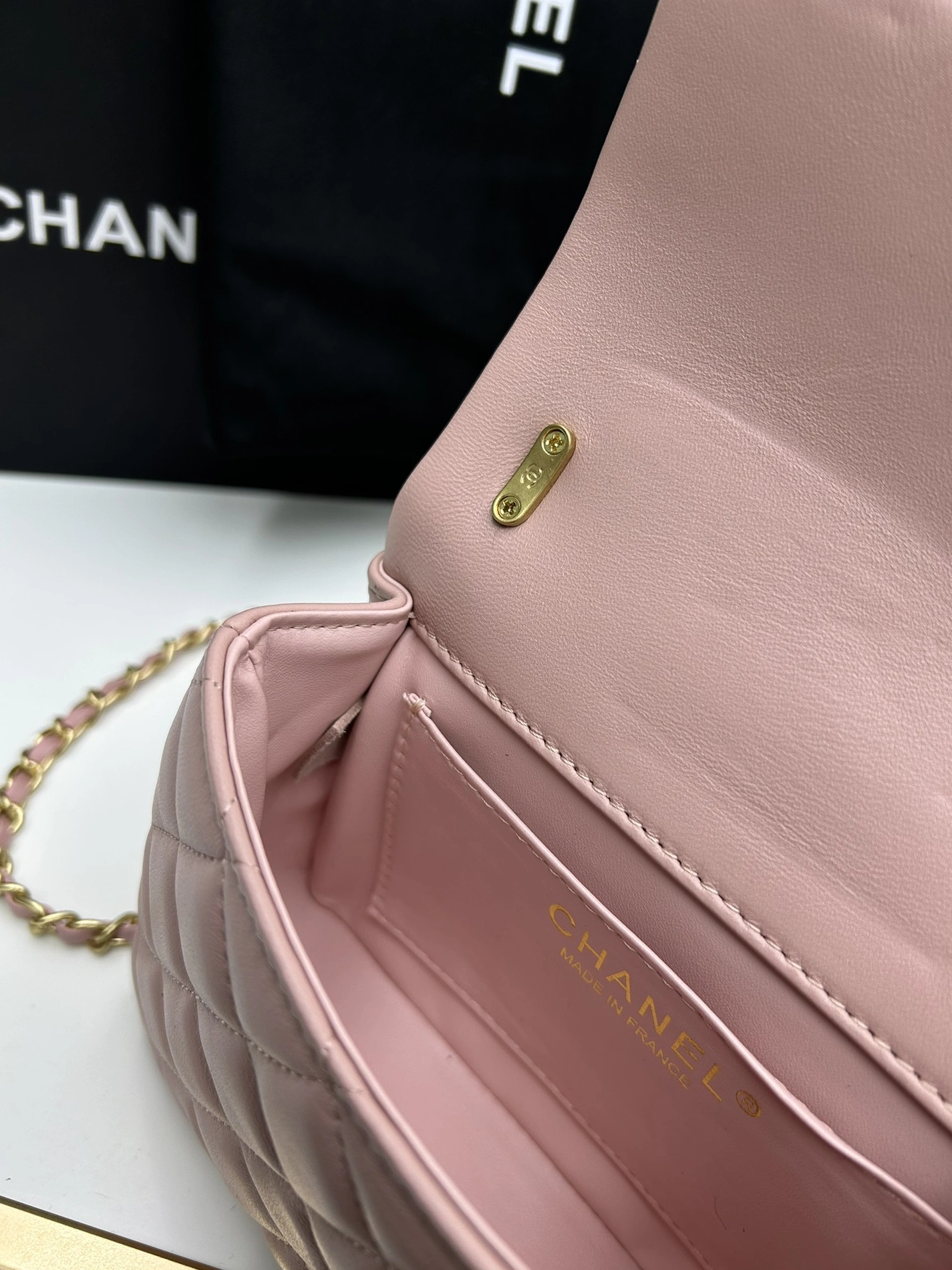 Chanel AAA Quality Messenger Bags For Women Popular 137