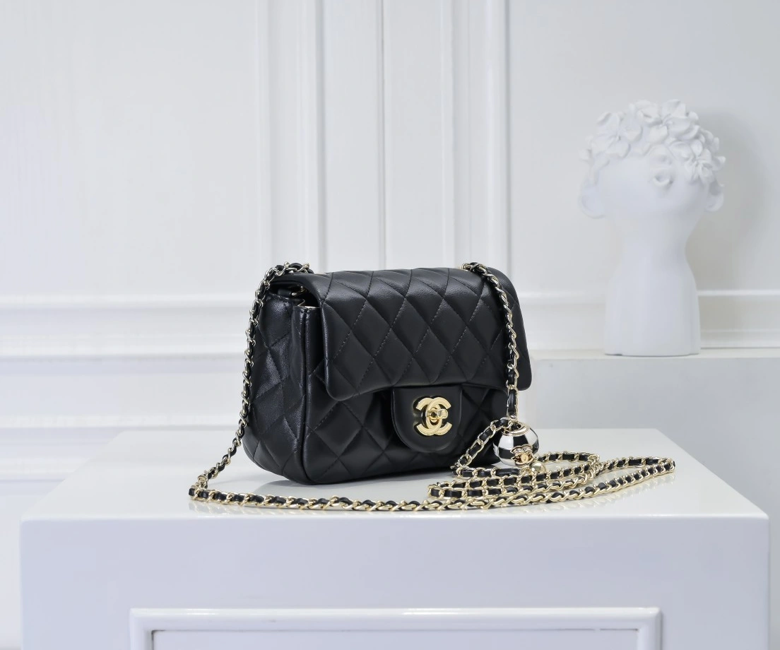 Chanel AAA Quality Messenger Bags For Women Practical 4653