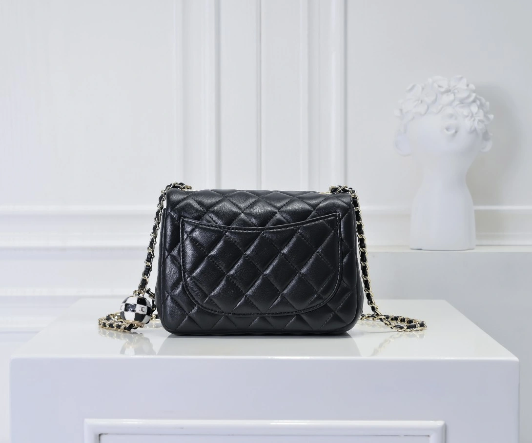 Chanel AAA Quality Messenger Bags For Women Practical 4653