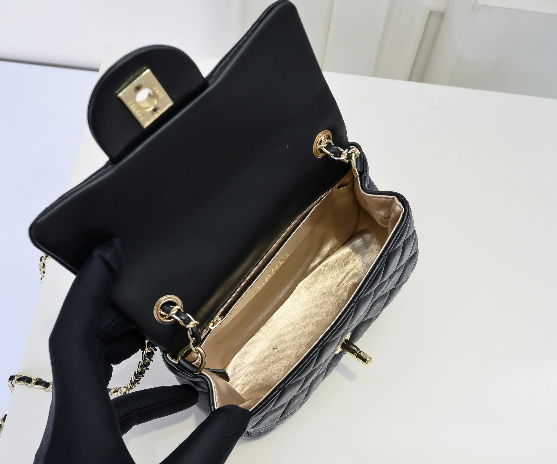 Chanel AAA Quality Messenger Bags For Women Practical 4653