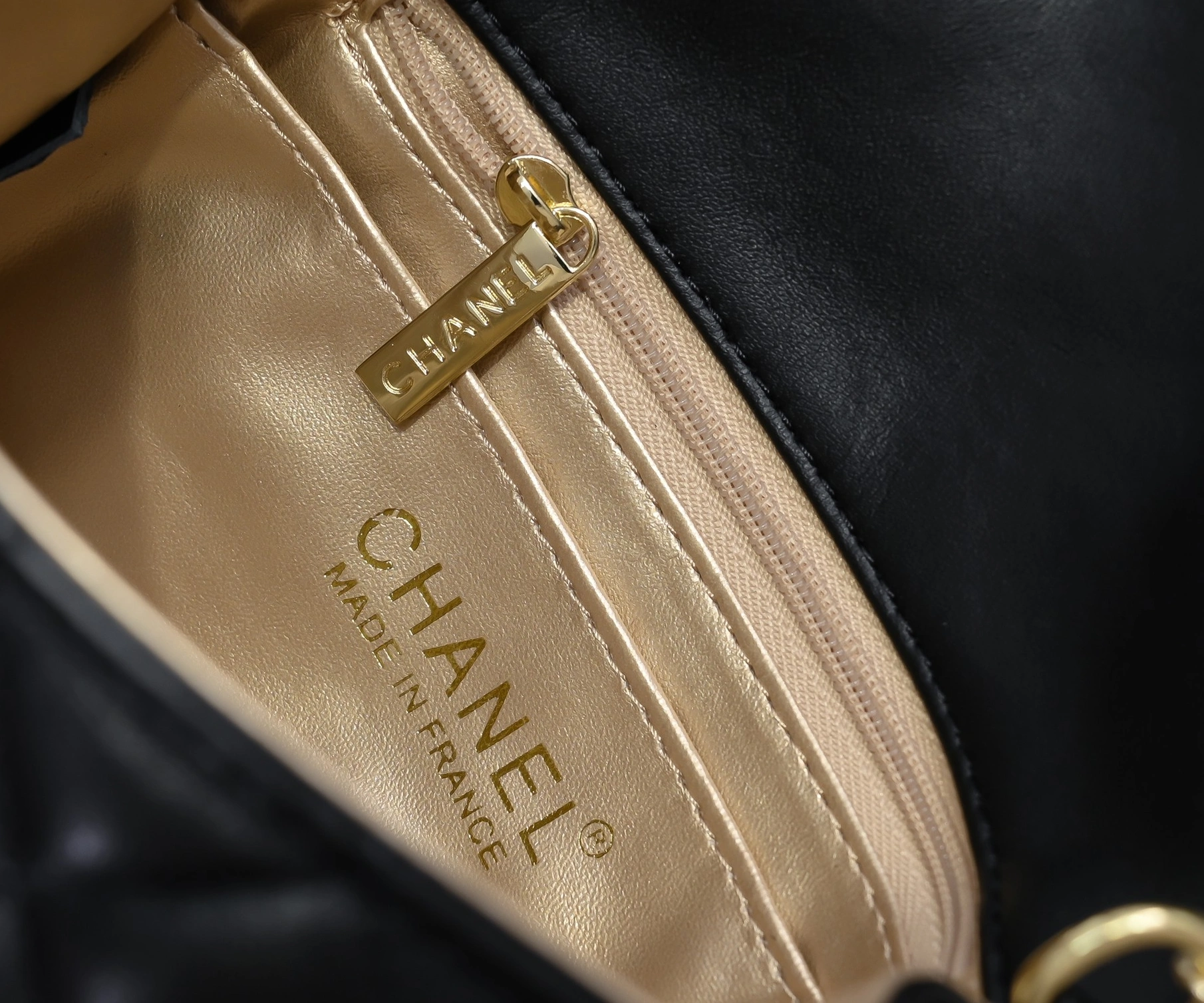 Chanel AAA Quality Messenger Bags For Women Practical 4653