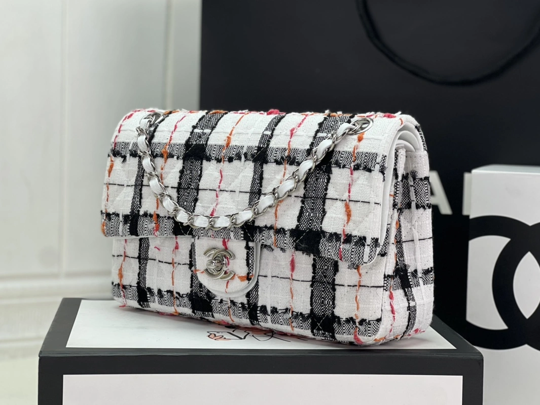 Chanel AAA Quality Messenger Bags For Women Practical 7786