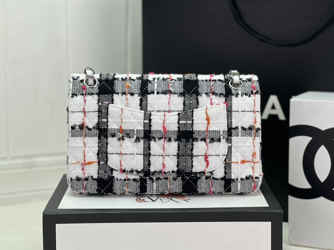 Chanel AAA Quality Messenger Bags For Women Practical 7786