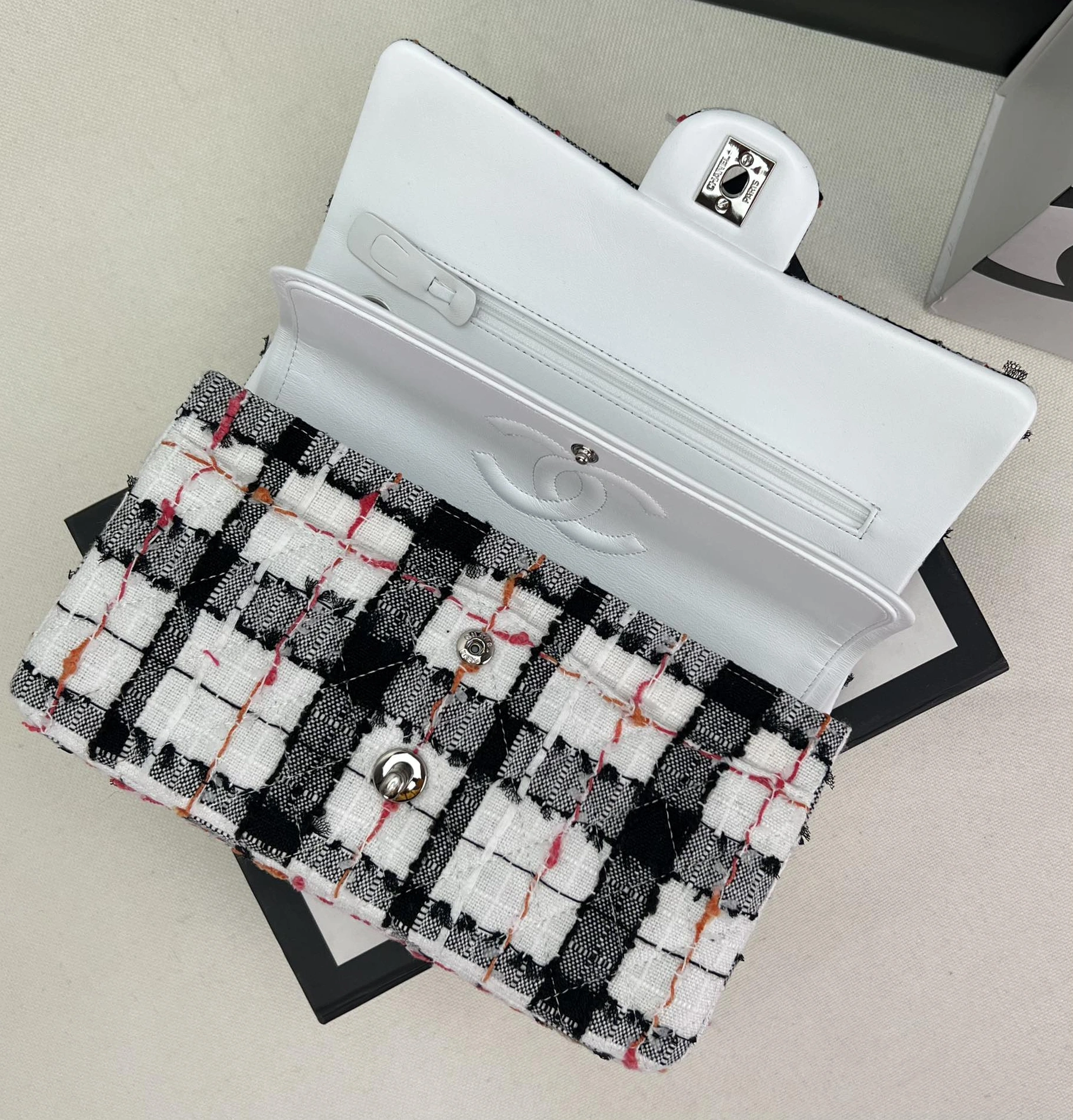 Chanel AAA Quality Messenger Bags For Women Practical 7786