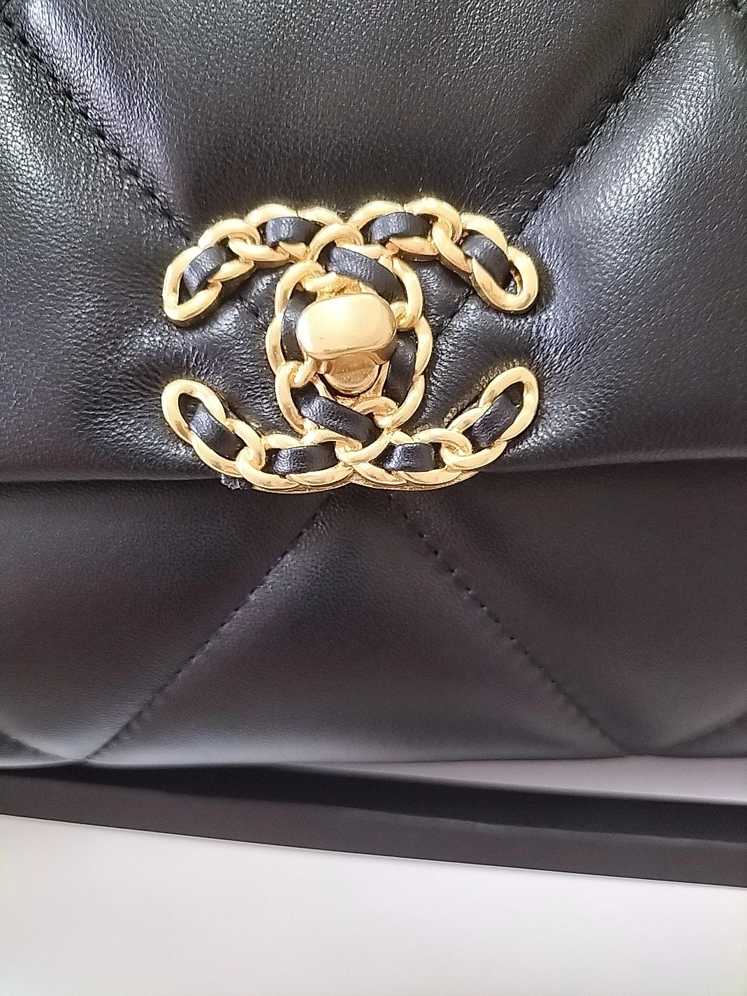 Chanel AAA Quality Messenger Bags For Women Refined 7064