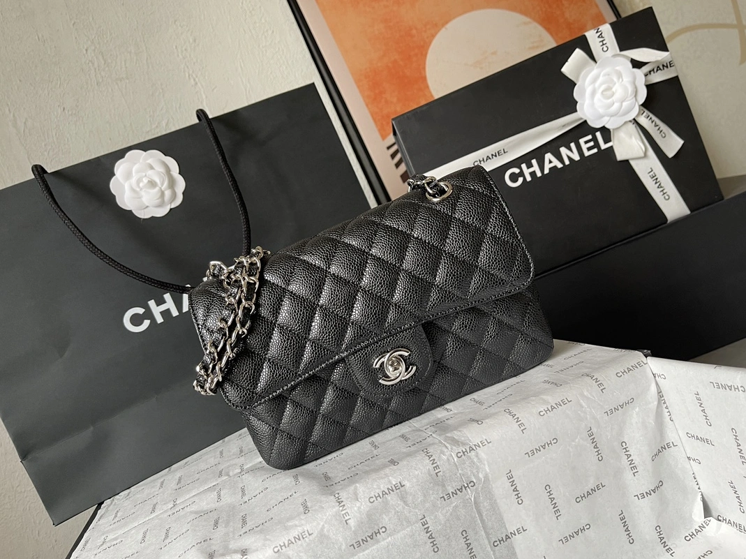 Chanel AAA Quality Messenger Bags For Women Reliable 5947