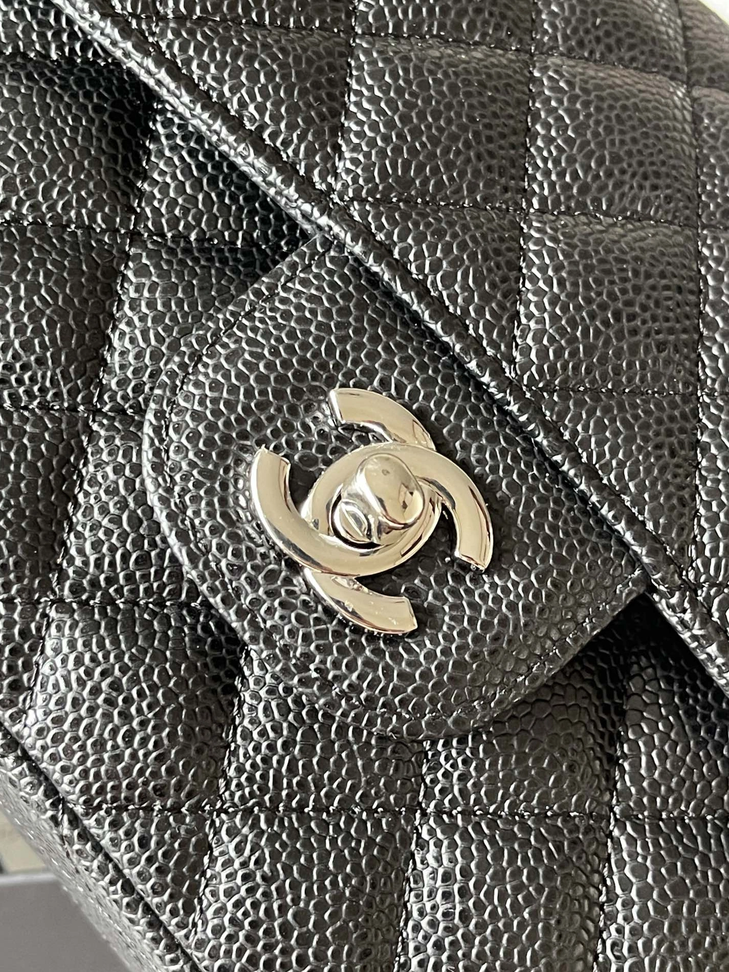 Chanel AAA Quality Messenger Bags For Women Reliable 5947