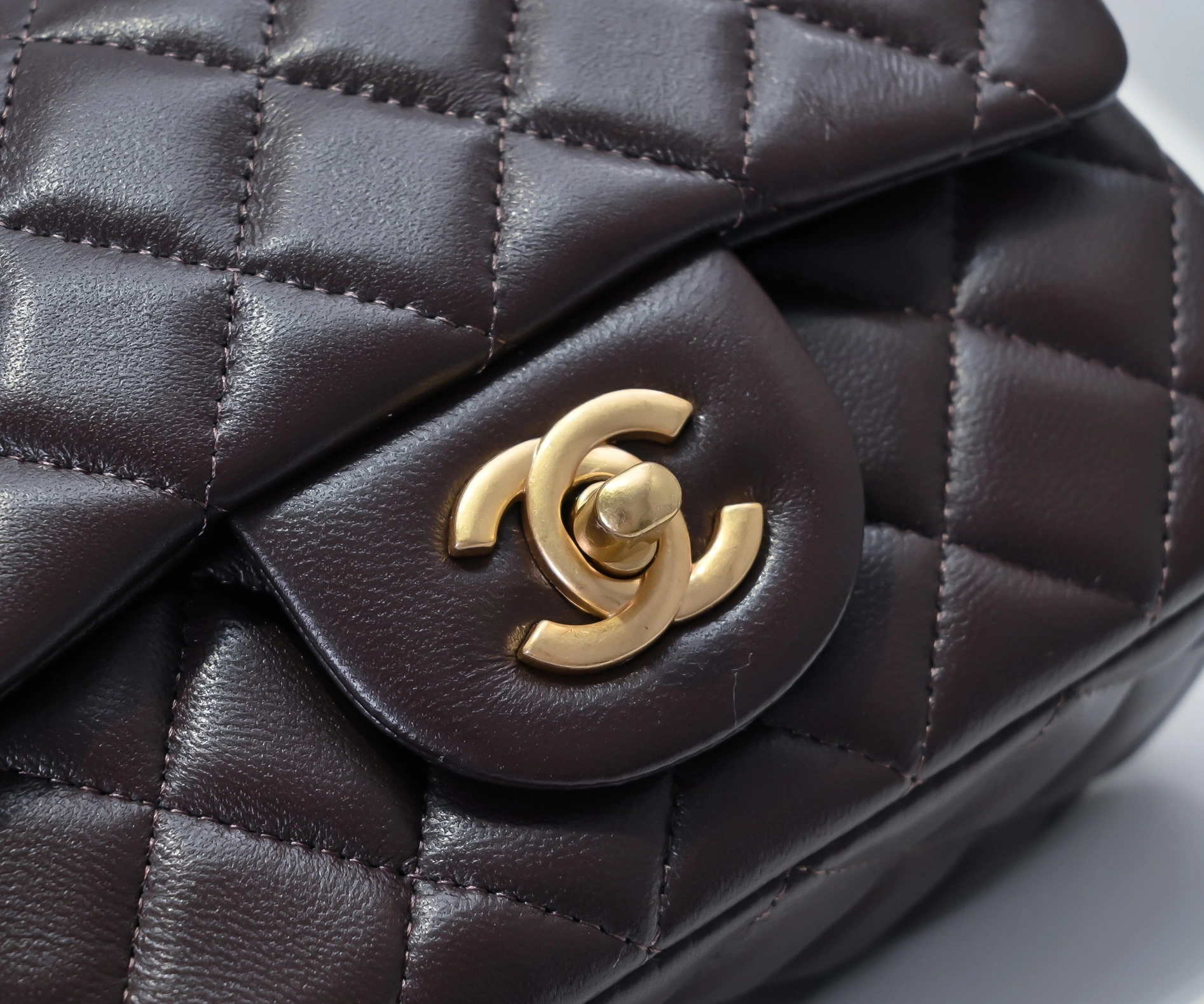 Chanel AAA Quality Messenger Bags For Women Resilient 3895