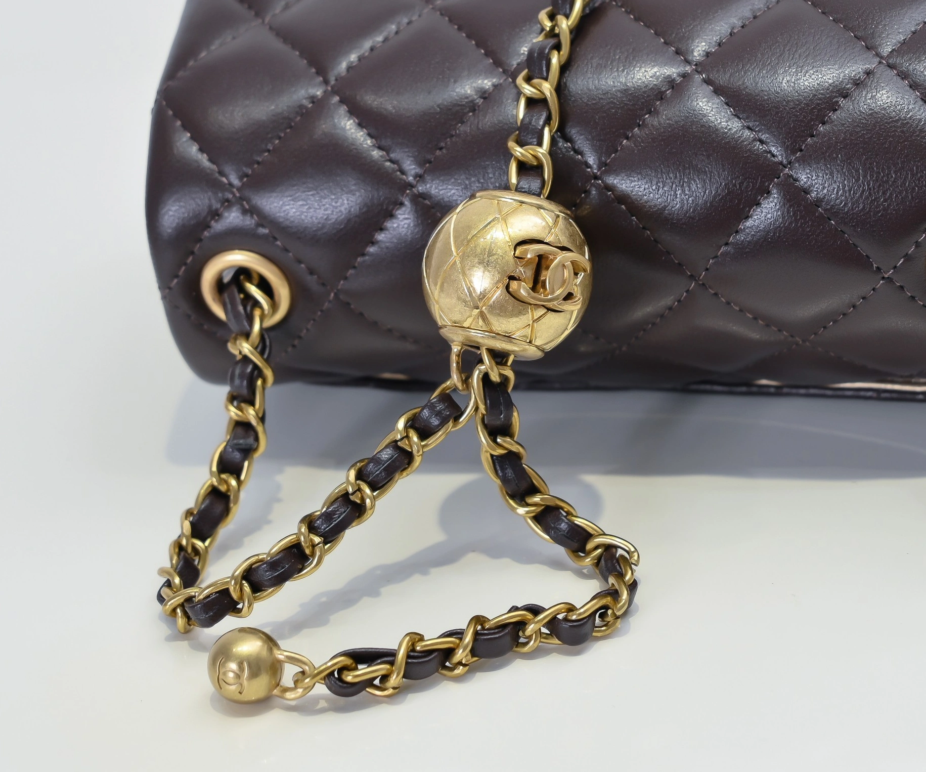 Chanel AAA Quality Messenger Bags For Women Resilient 3895