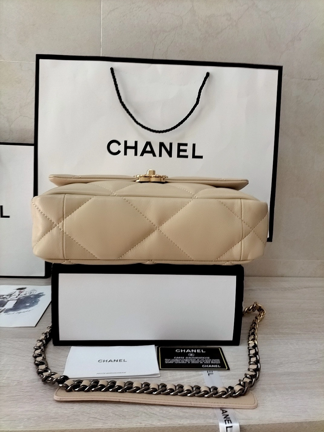 Chanel AAA Quality Messenger Bags For Women Resilient 4328