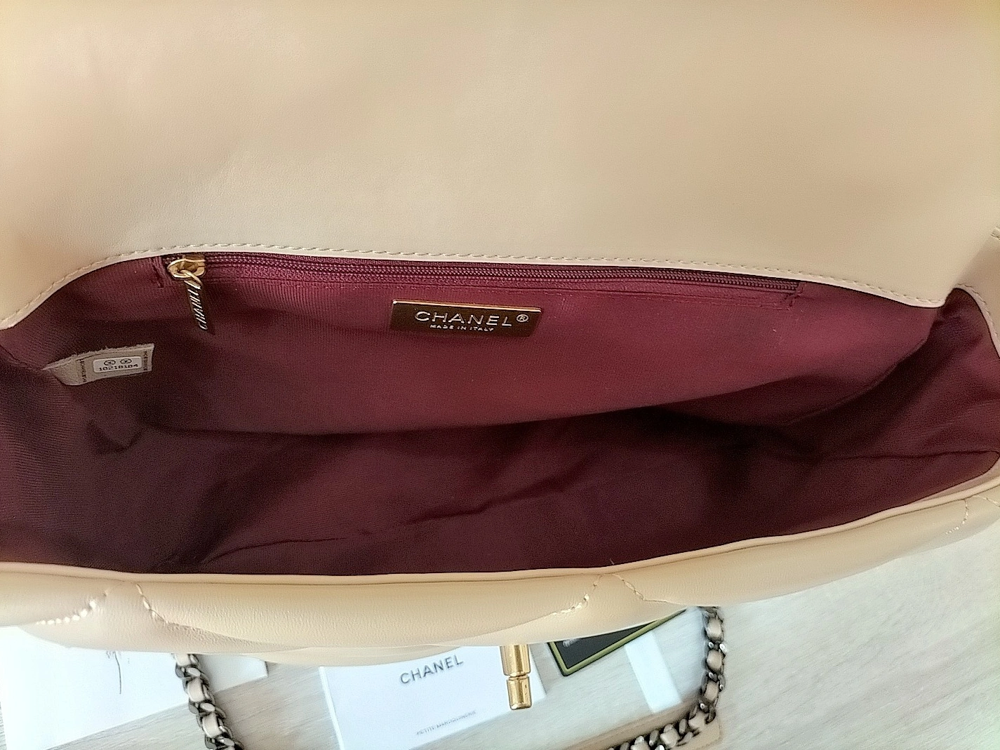 Chanel AAA Quality Messenger Bags For Women Resilient 4328