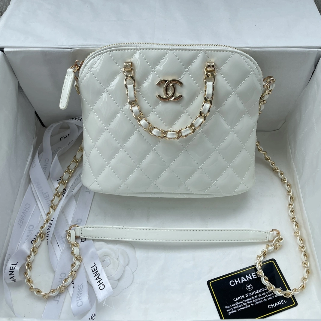 Chanel AAA Quality Messenger Bags For Women Resilient 4503