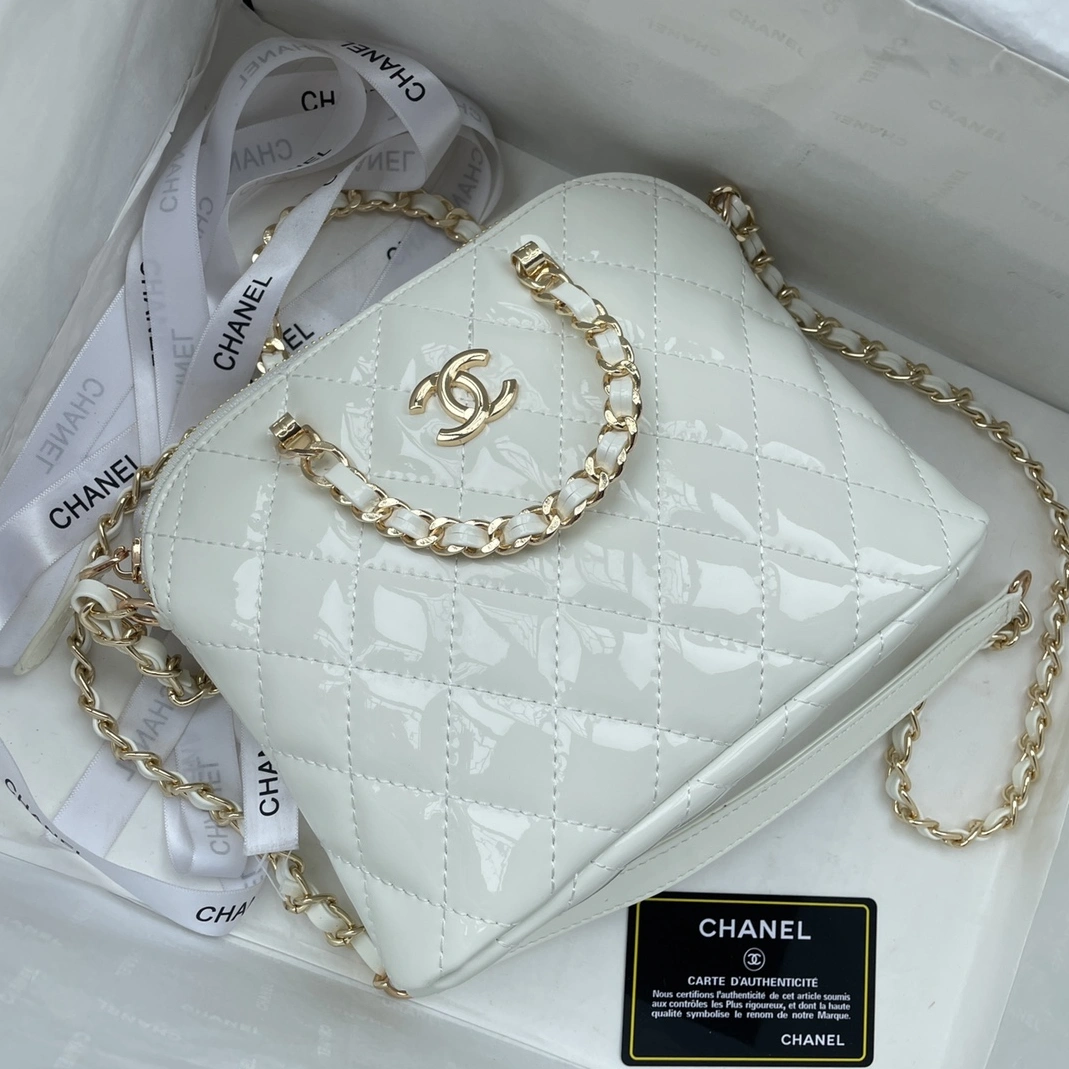 Chanel AAA Quality Messenger Bags For Women Resilient 4503