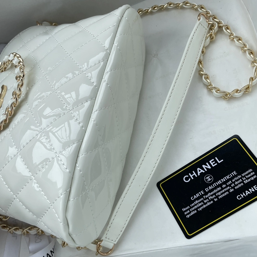 Chanel AAA Quality Messenger Bags For Women Resilient 4503