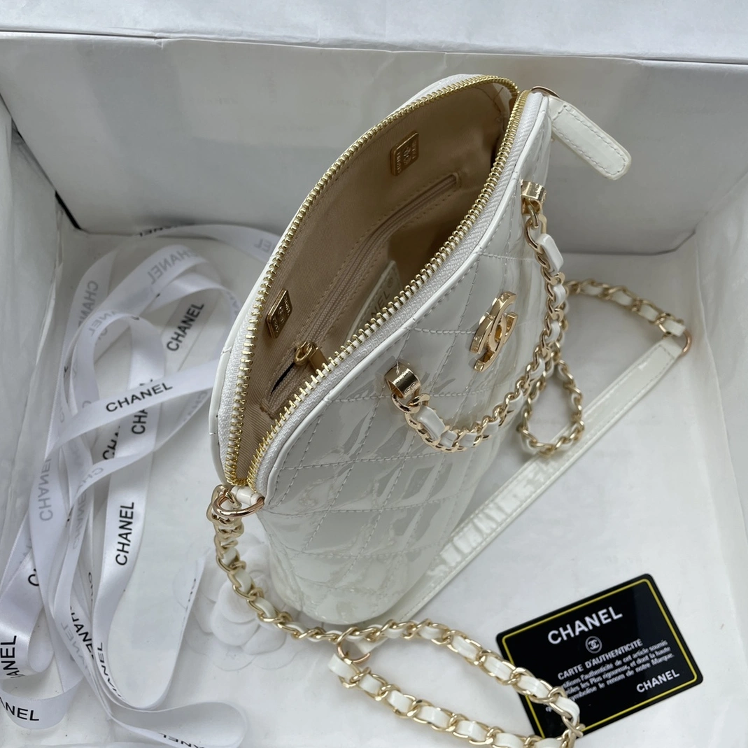 Chanel AAA Quality Messenger Bags For Women Resilient 4503