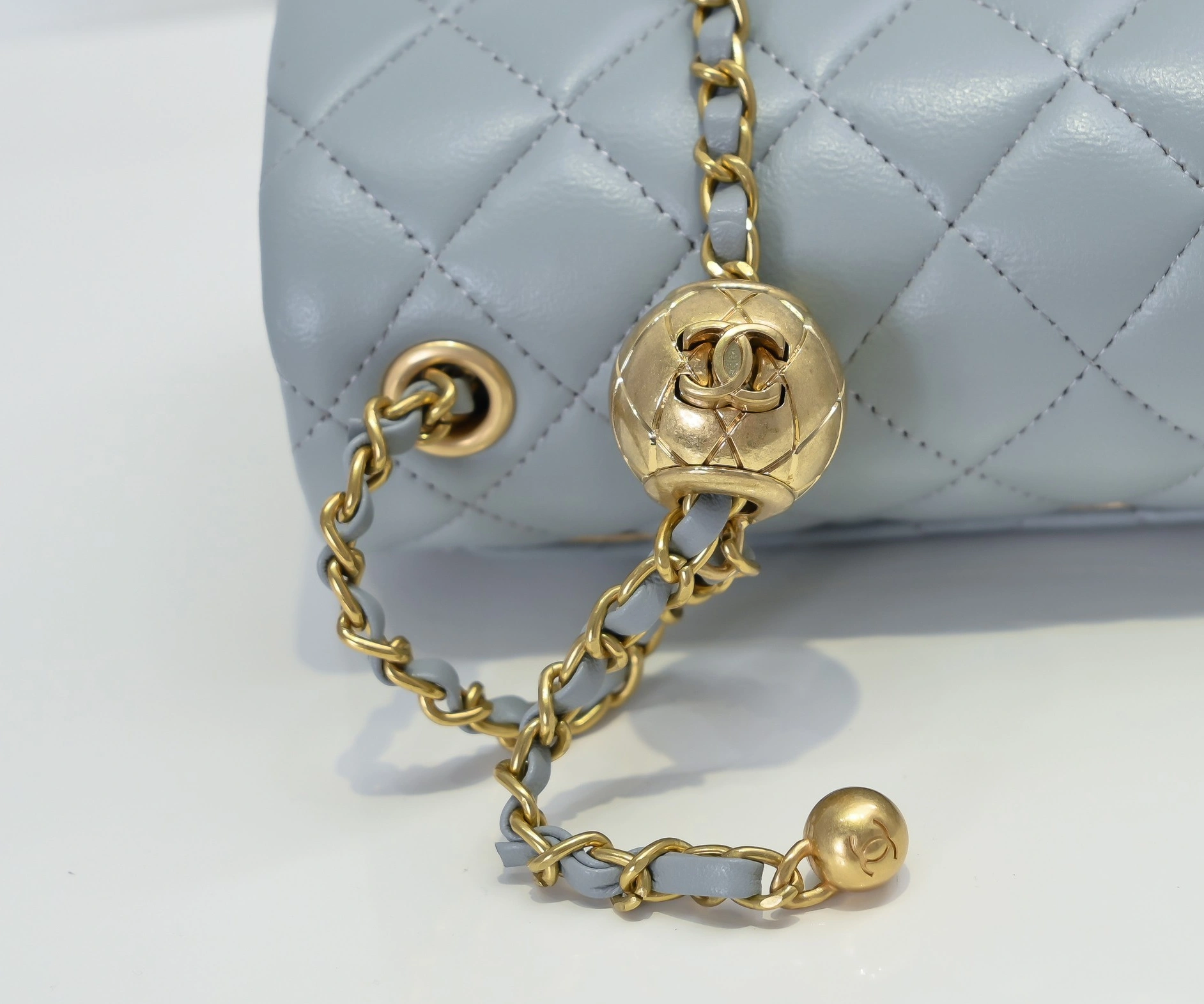 Chanel AAA Quality Messenger Bags For Women Sleek 2161