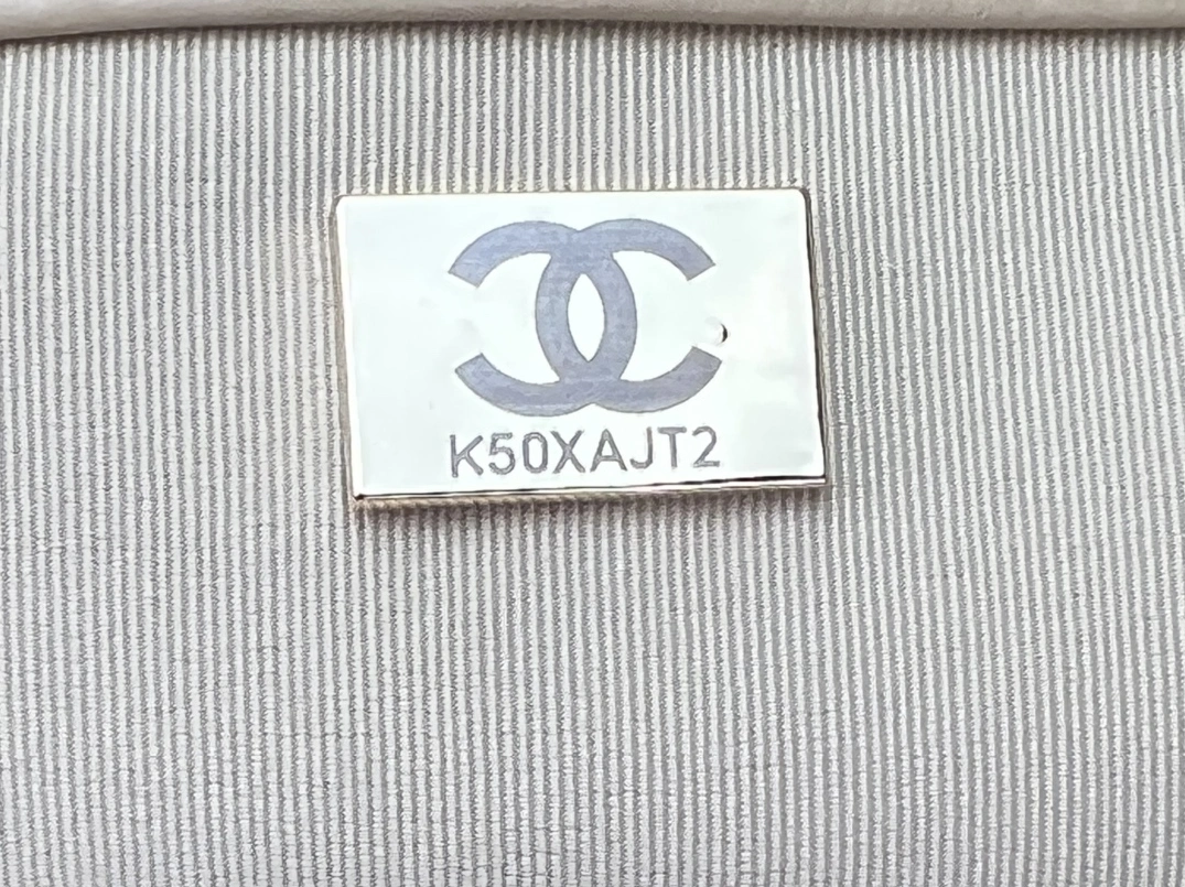 Chanel AAA Quality Messenger Bags For Women Sleek 2380