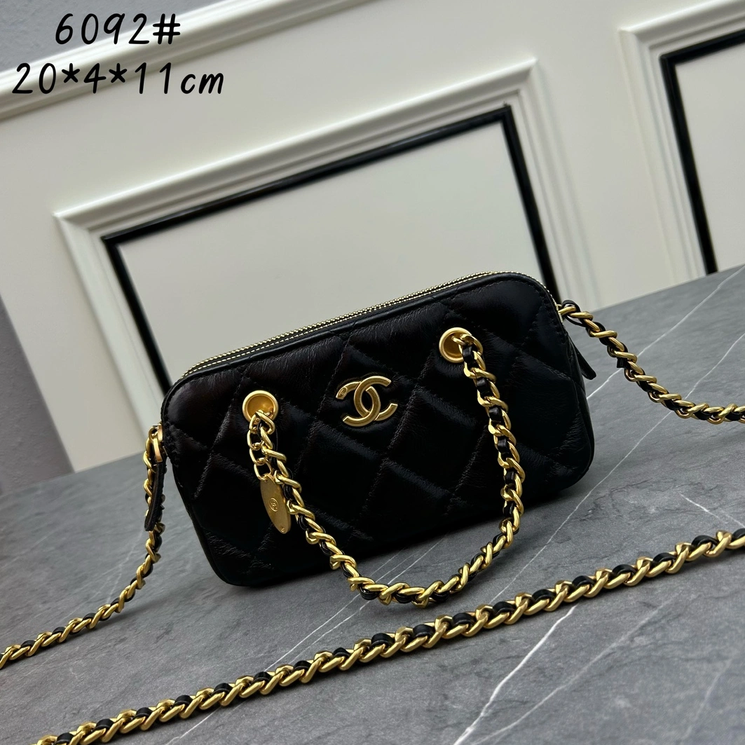 Chanel AAA Quality Messenger Bags For Women Sleek 4085