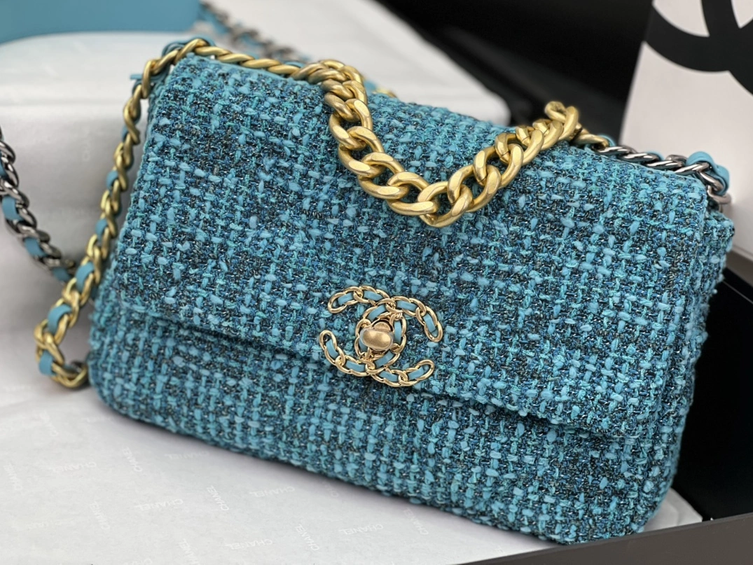 Chanel AAA Quality Messenger Bags For Women SmartChoice 417