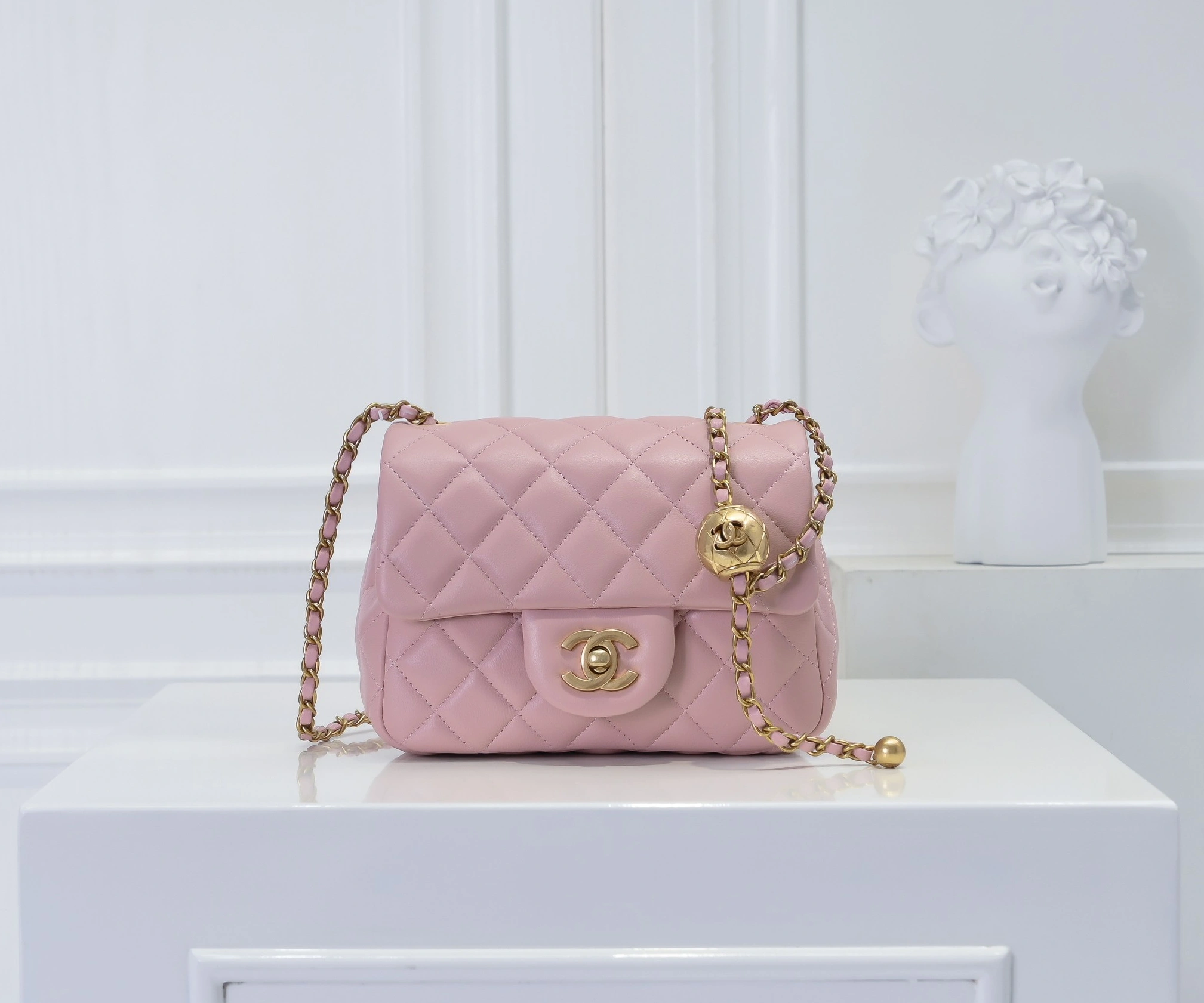 Chanel AAA Quality Messenger Bags For Women SmartChoice 9708