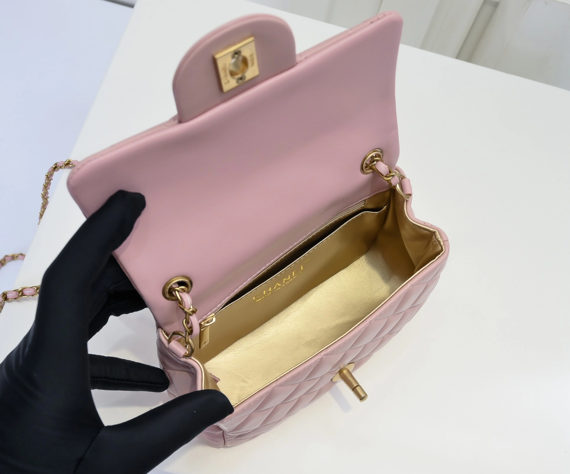 Chanel AAA Quality Messenger Bags For Women SmartChoice 9708