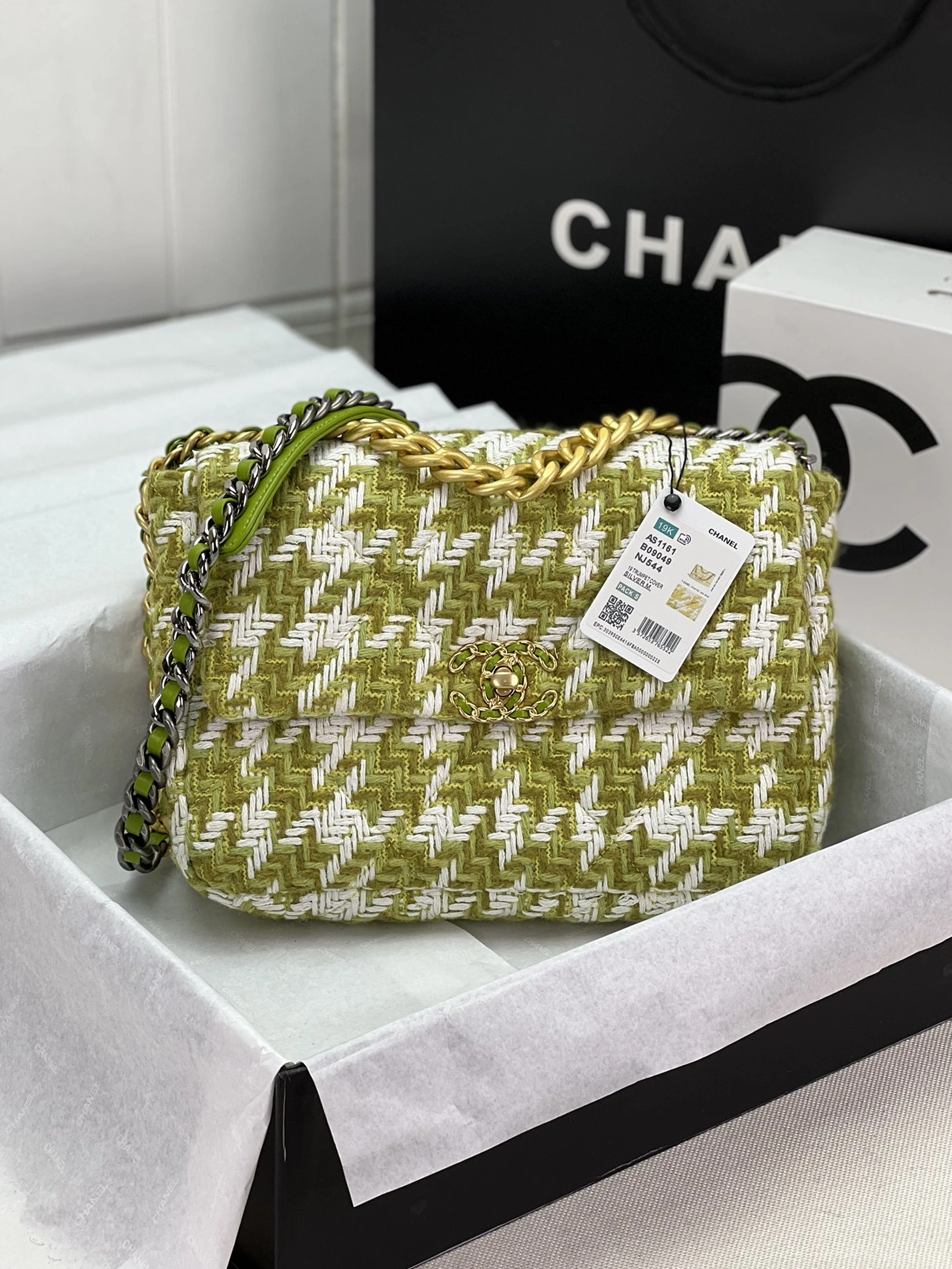 Chanel AAA Quality Messenger Bags For Women Soft 5799