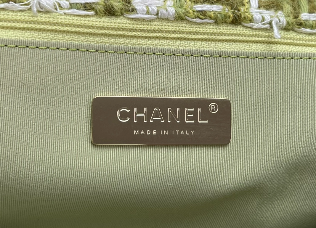 Chanel AAA Quality Messenger Bags For Women Soft 5799