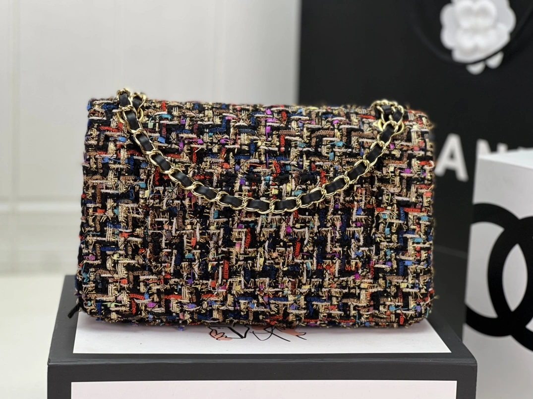 Chanel AAA Quality Messenger Bags For Women Soft 6717