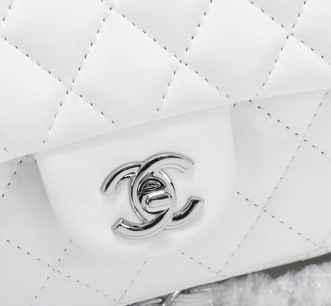 Chanel AAA Quality Messenger Bags For Women Soft 9336