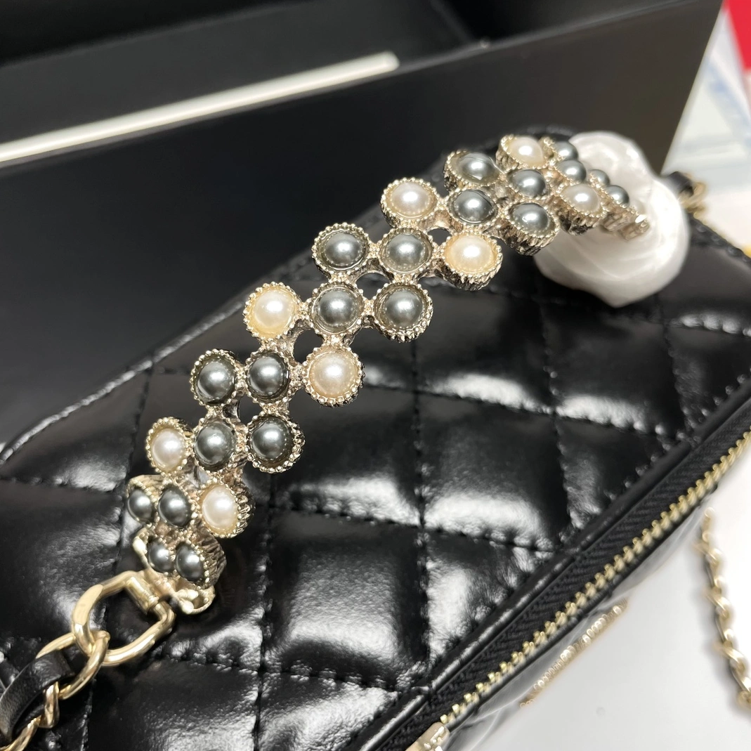 Chanel AAA Quality Messenger Bags For Women Sophisticated 8177
