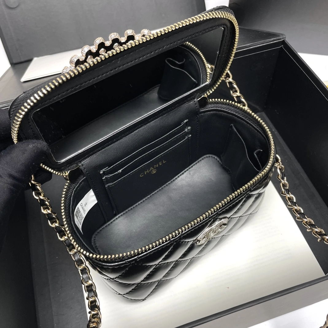Chanel AAA Quality Messenger Bags For Women Sophisticated 8177
