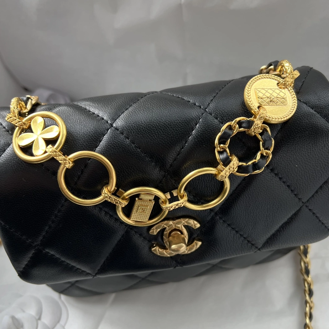 Chanel AAA Quality Messenger Bags For Women SportInspired 4805