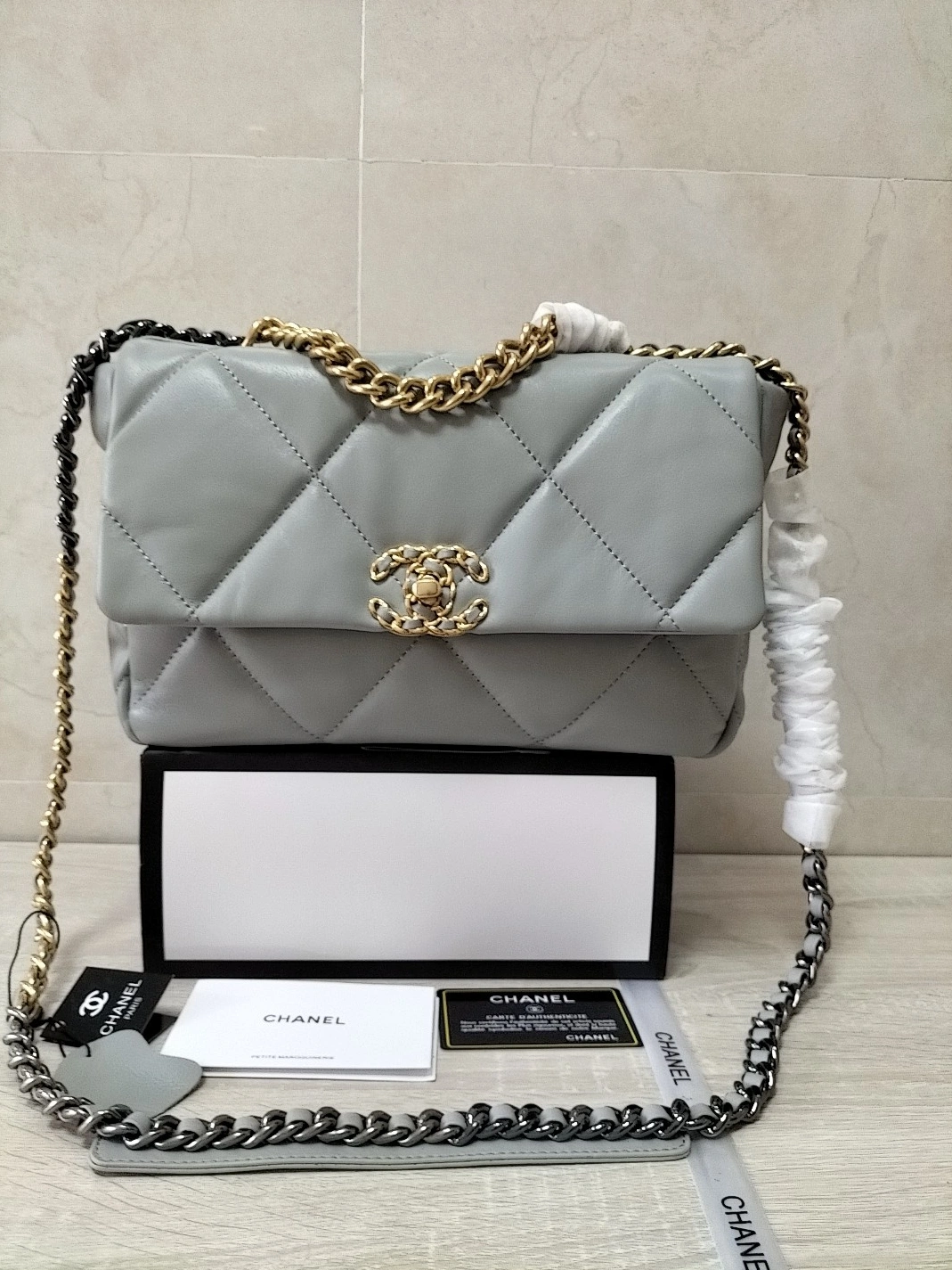 Chanel AAA Quality Messenger Bags For Women StreetReady 1840