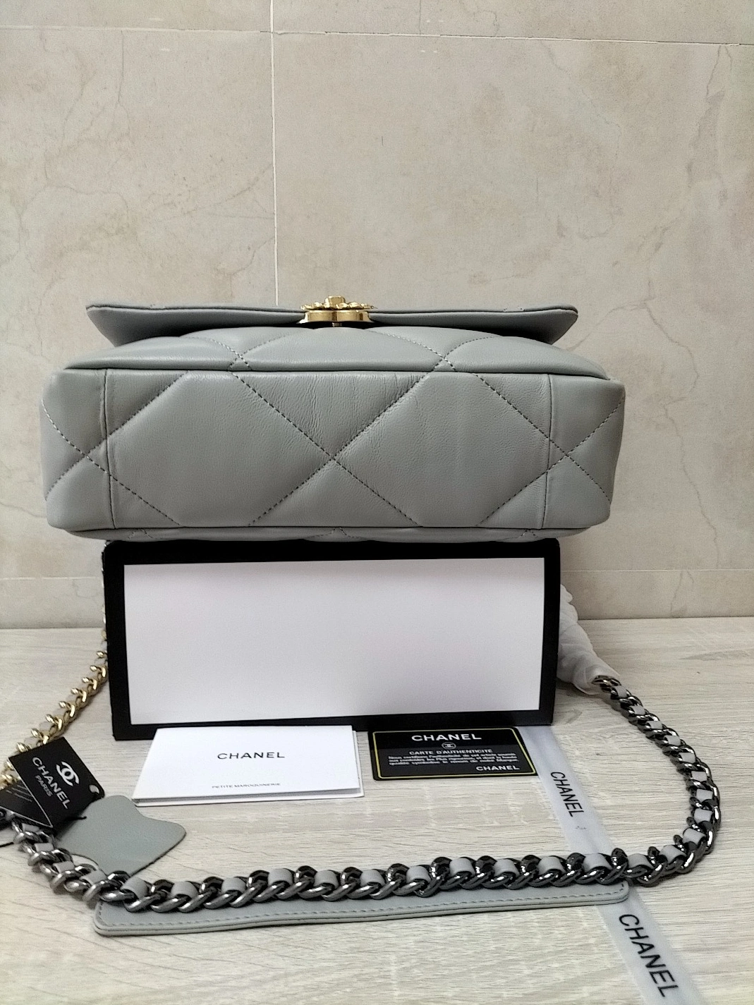 Chanel AAA Quality Messenger Bags For Women StreetReady 1840