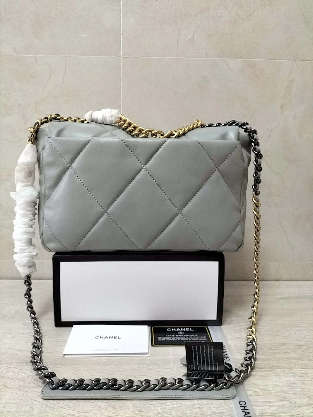Chanel AAA Quality Messenger Bags For Women StreetReady 1840
