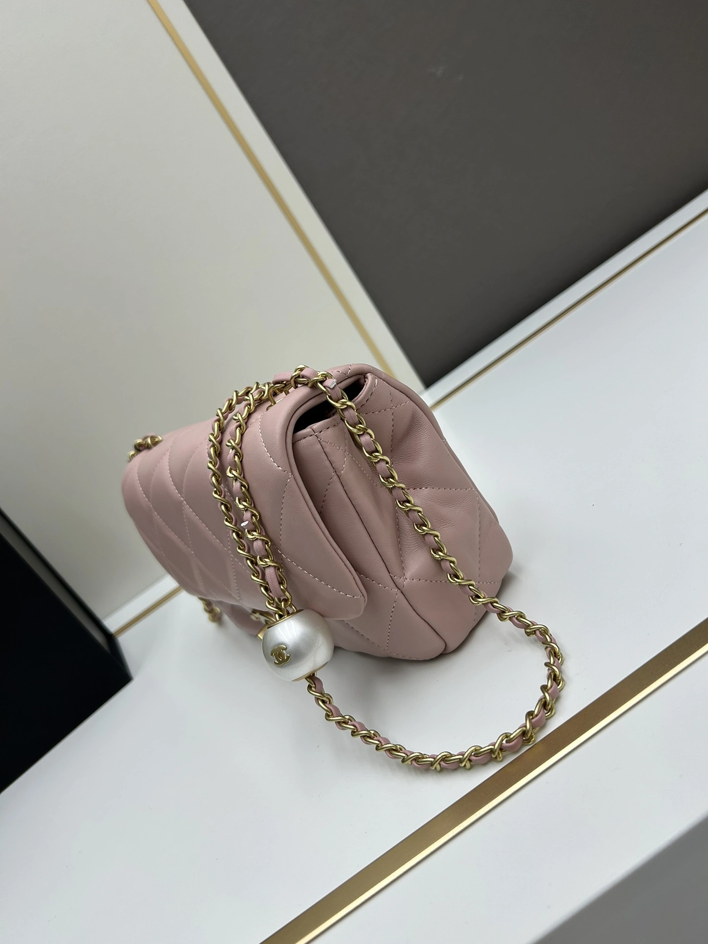 Chanel AAA Quality Messenger Bags For Women StreetReady 7460