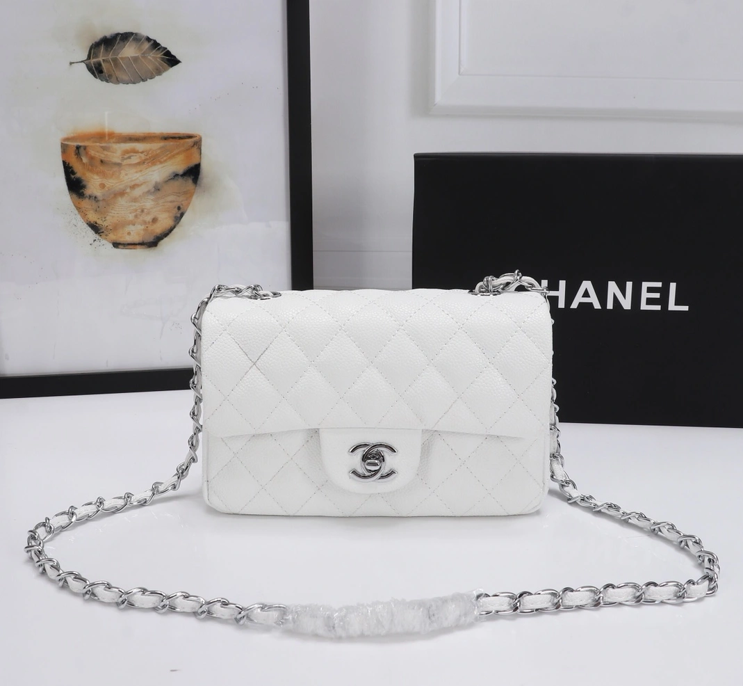 Chanel AAA Quality Messenger Bags For Women Stylish 6026