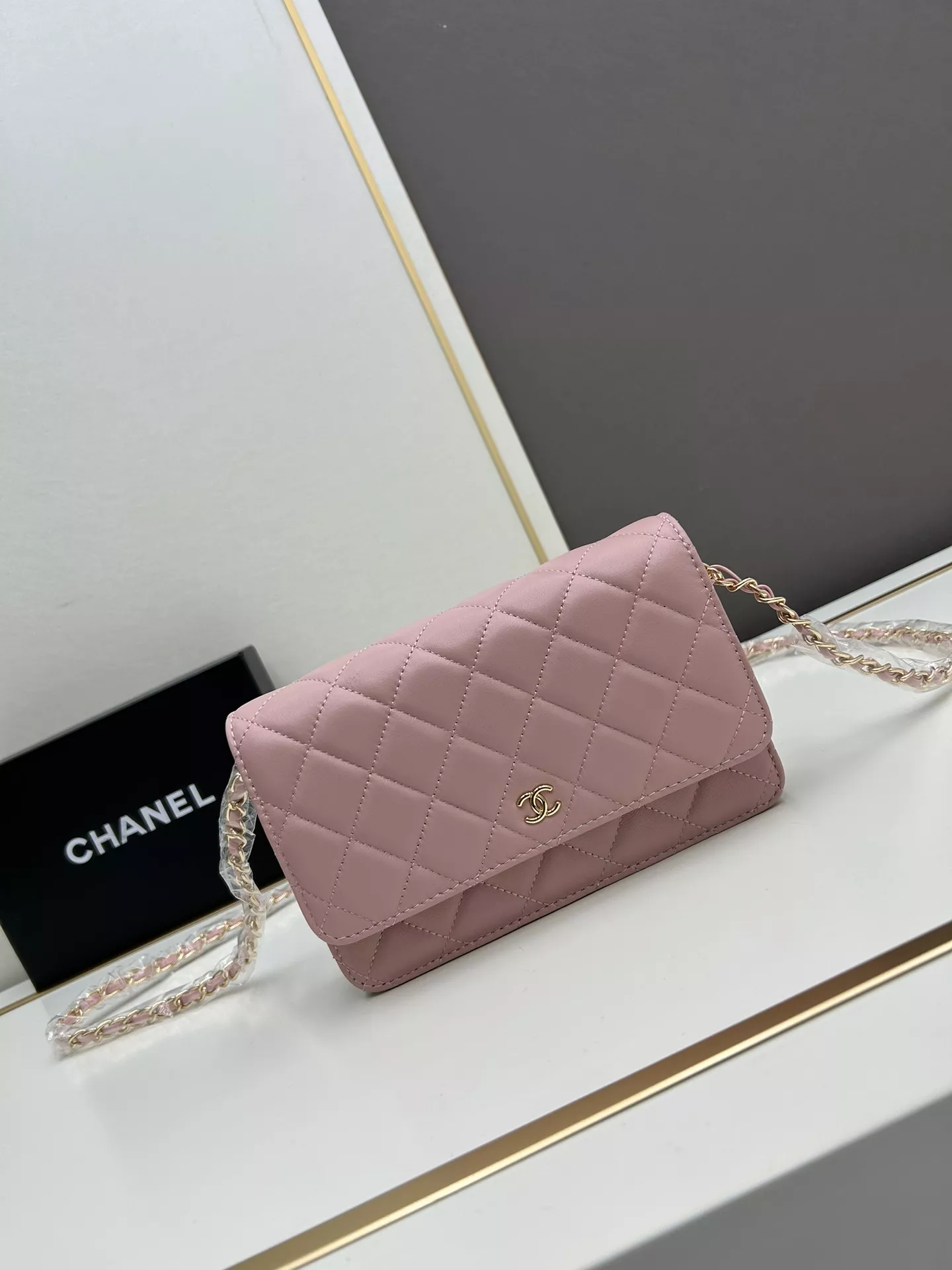 Chanel AAA Quality Messenger Bags For Women Stylish 6825