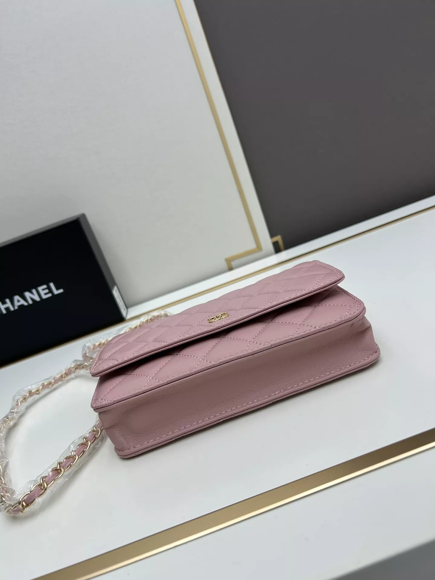 Chanel AAA Quality Messenger Bags For Women Stylish 6825