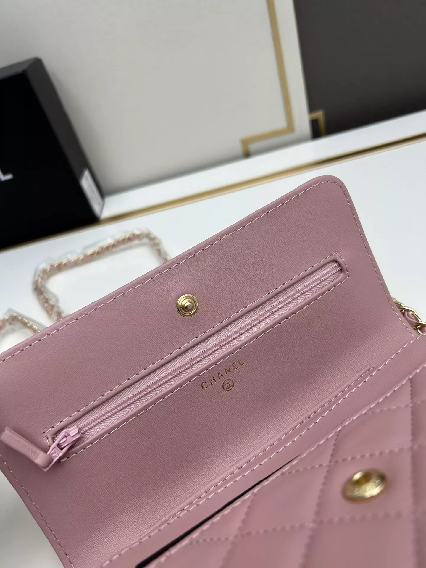 Chanel AAA Quality Messenger Bags For Women Stylish 6825