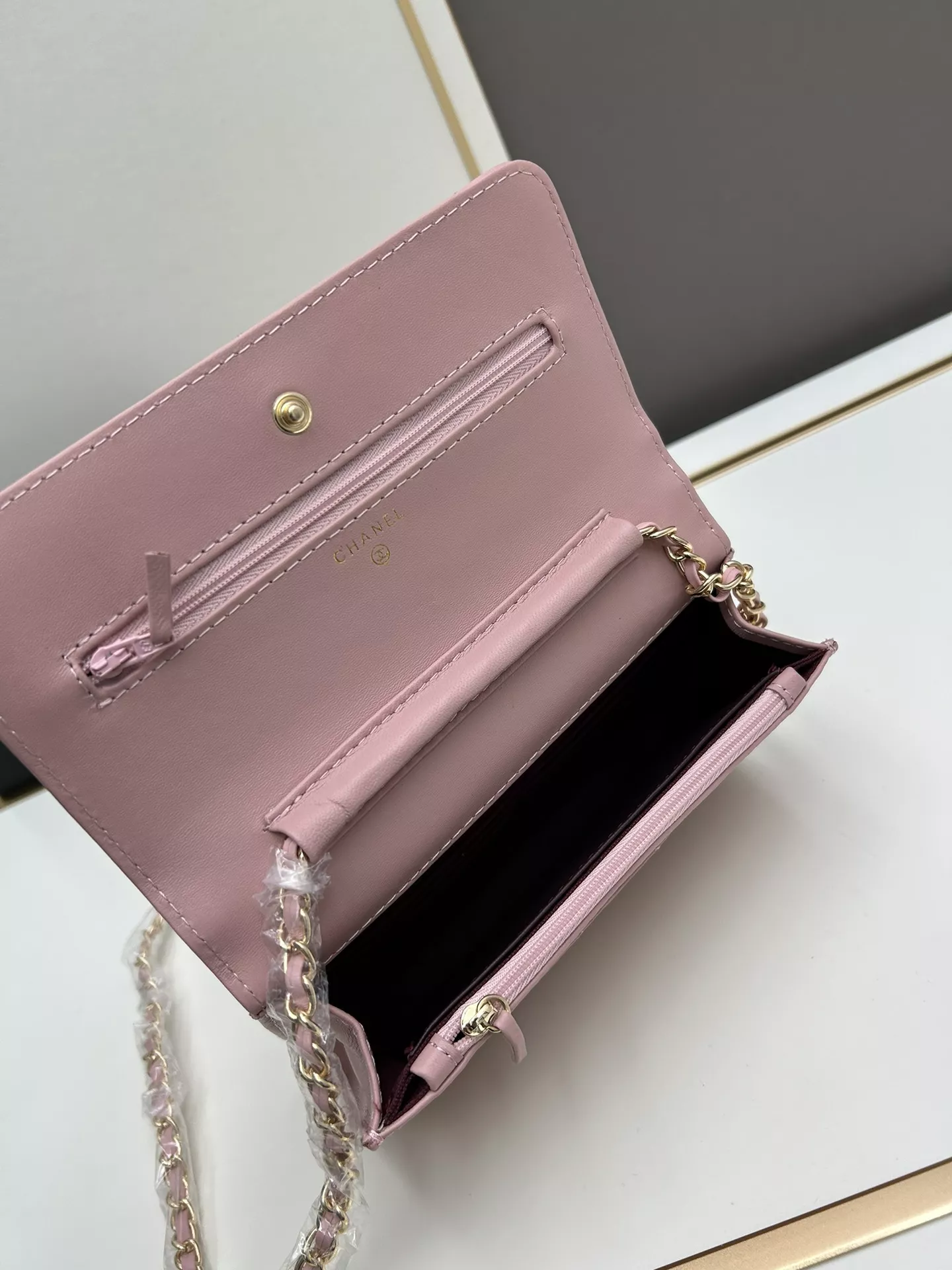 Chanel AAA Quality Messenger Bags For Women Stylish 6825