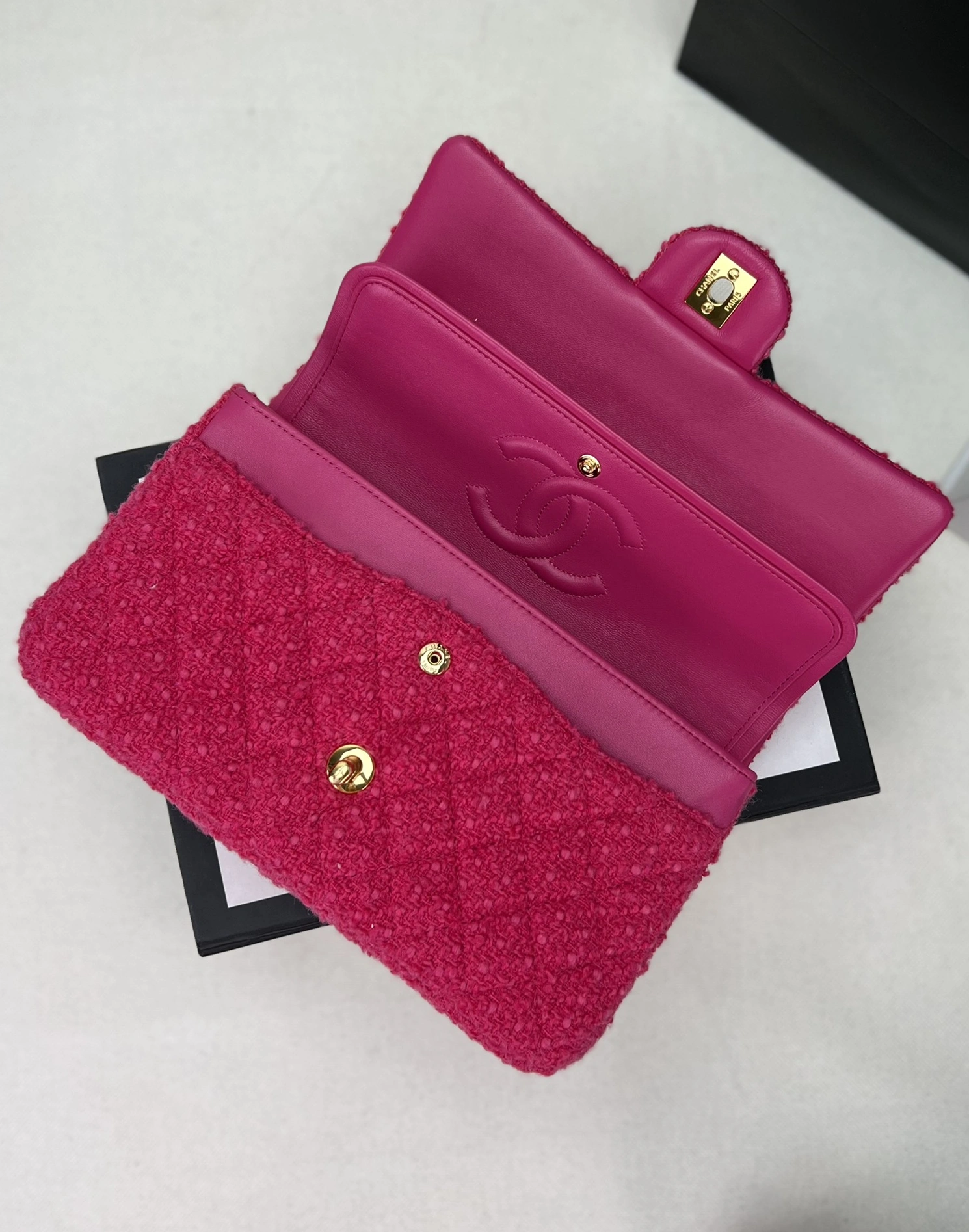 Chanel AAA Quality Messenger Bags For Women Stylish 8538