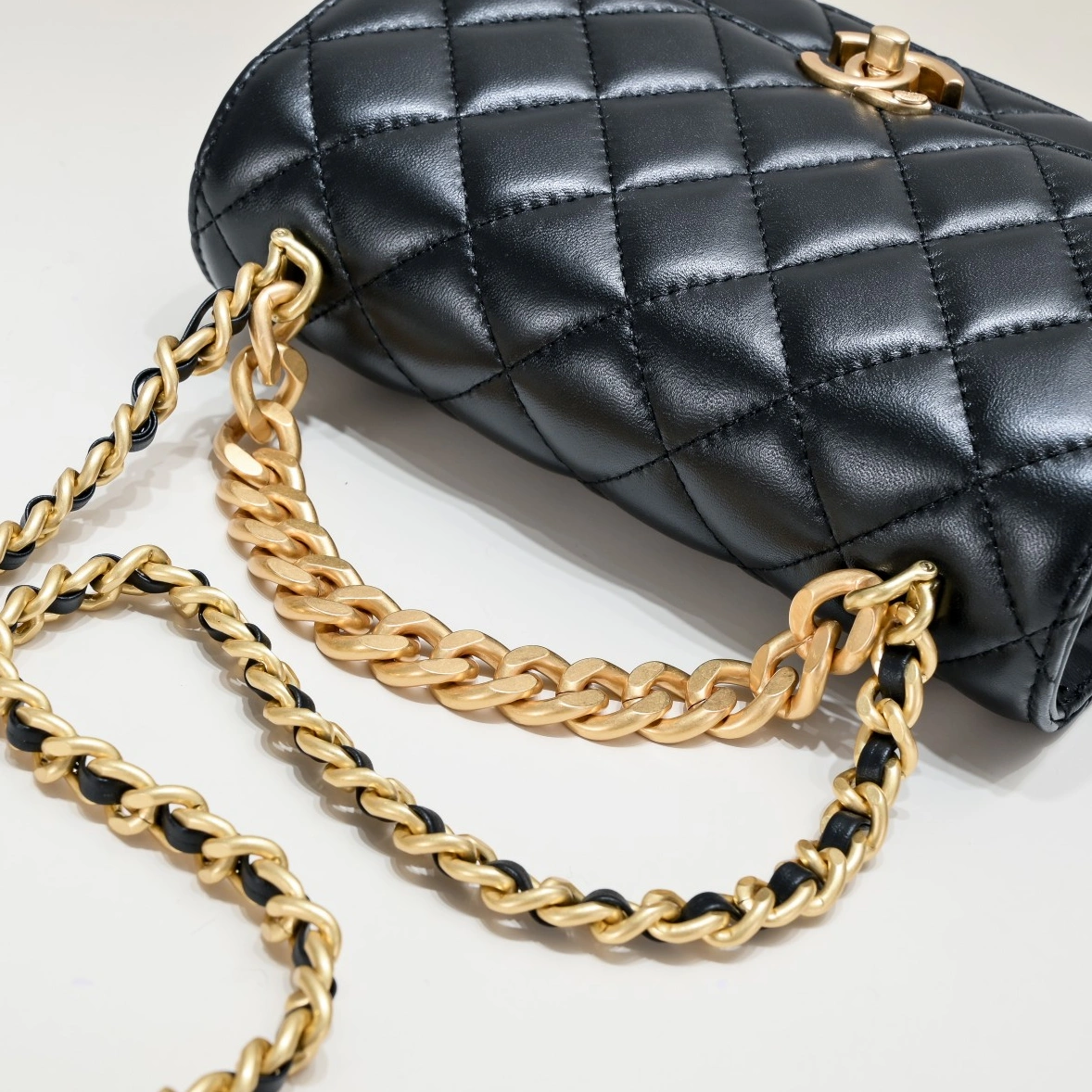 Chanel AAA Quality Messenger Bags For Women TopPick 6449