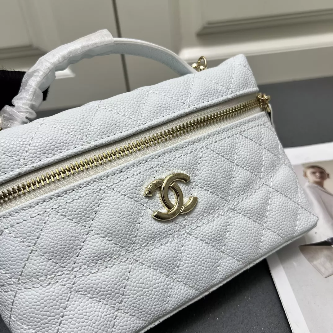 Chanel AAA Quality Messenger Bags For Women TopPick 9650
