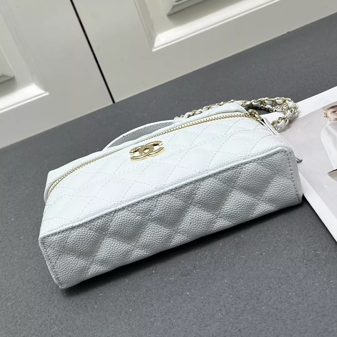 Chanel AAA Quality Messenger Bags For Women TopPick 9650
