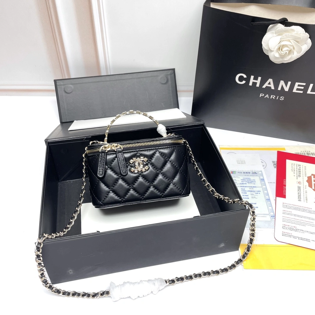 Chanel AAA Quality Messenger Bags For Women Trendsetting 5916