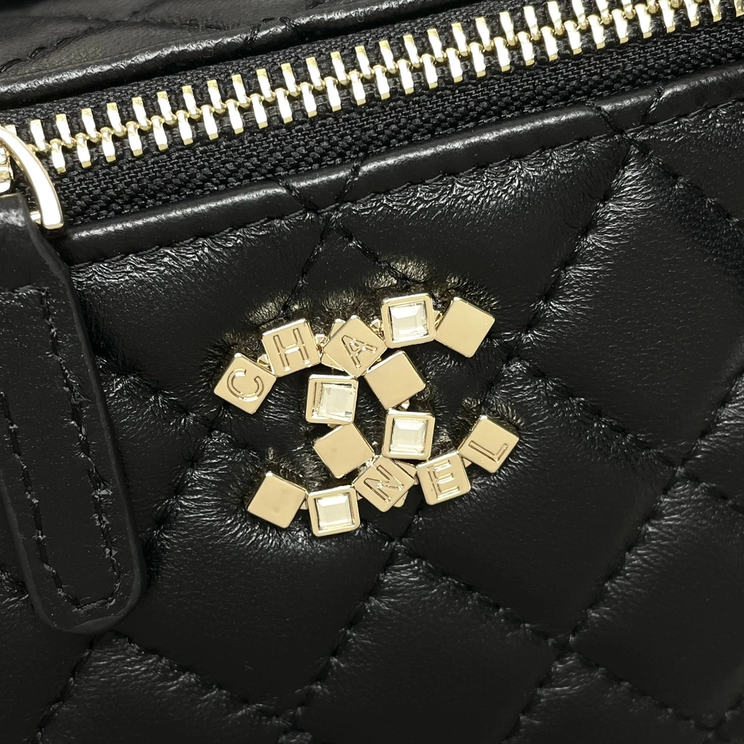 Chanel AAA Quality Messenger Bags For Women Trendsetting 5916