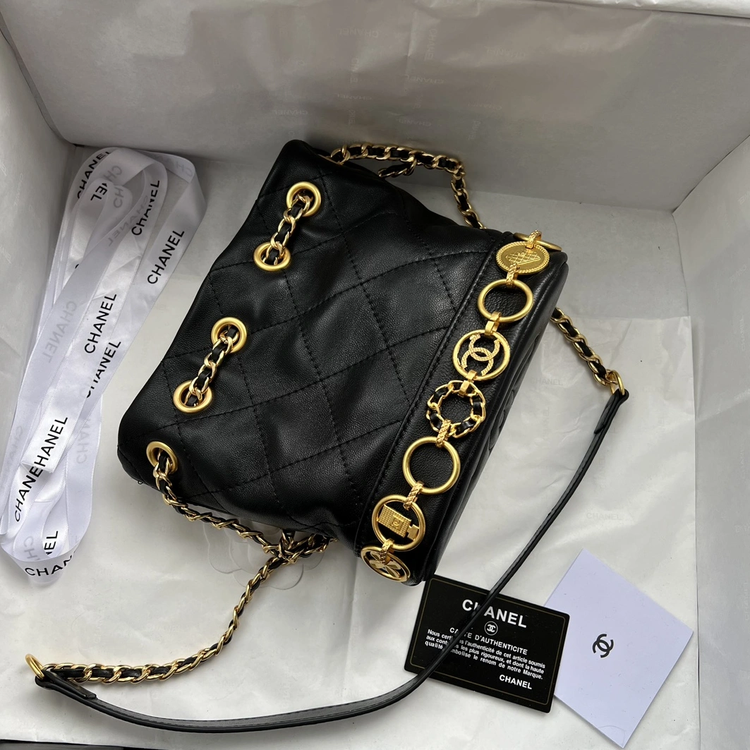 Chanel AAA Quality Messenger Bags For Women Trendsetting 978